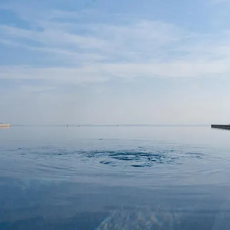 Dama Del Lago Apartment