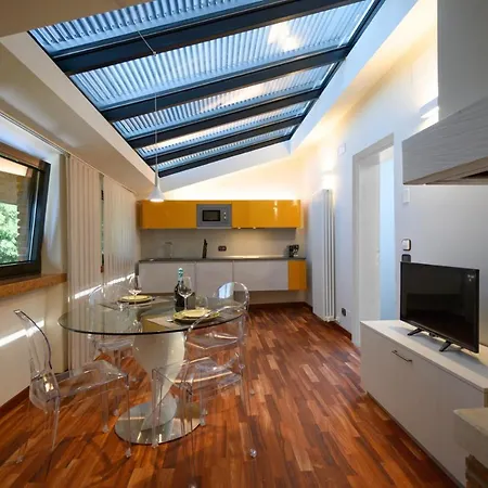 Dama Del Lago Apartment *
